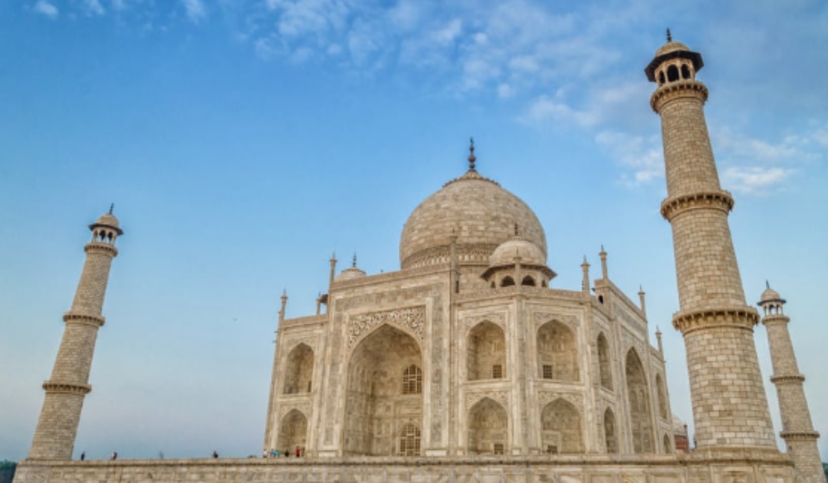 Delhi to Agra Taxi Service – Safe & Luxury Cab Booking
